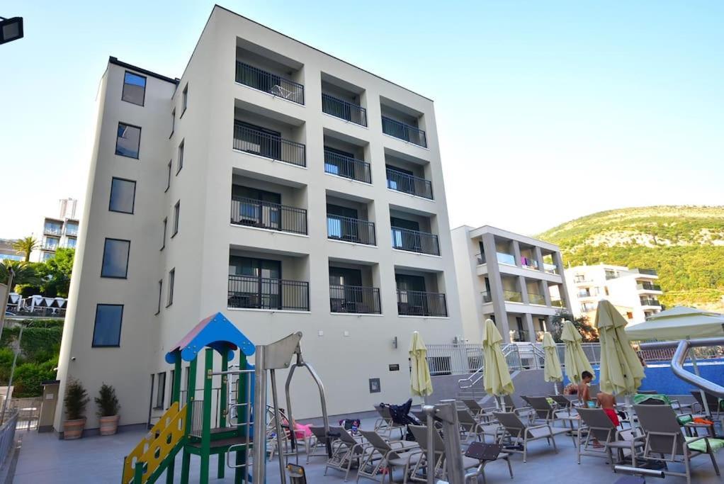 Brand New ! Seaside Apt With Poolview & Parking Budva Luaran gambar